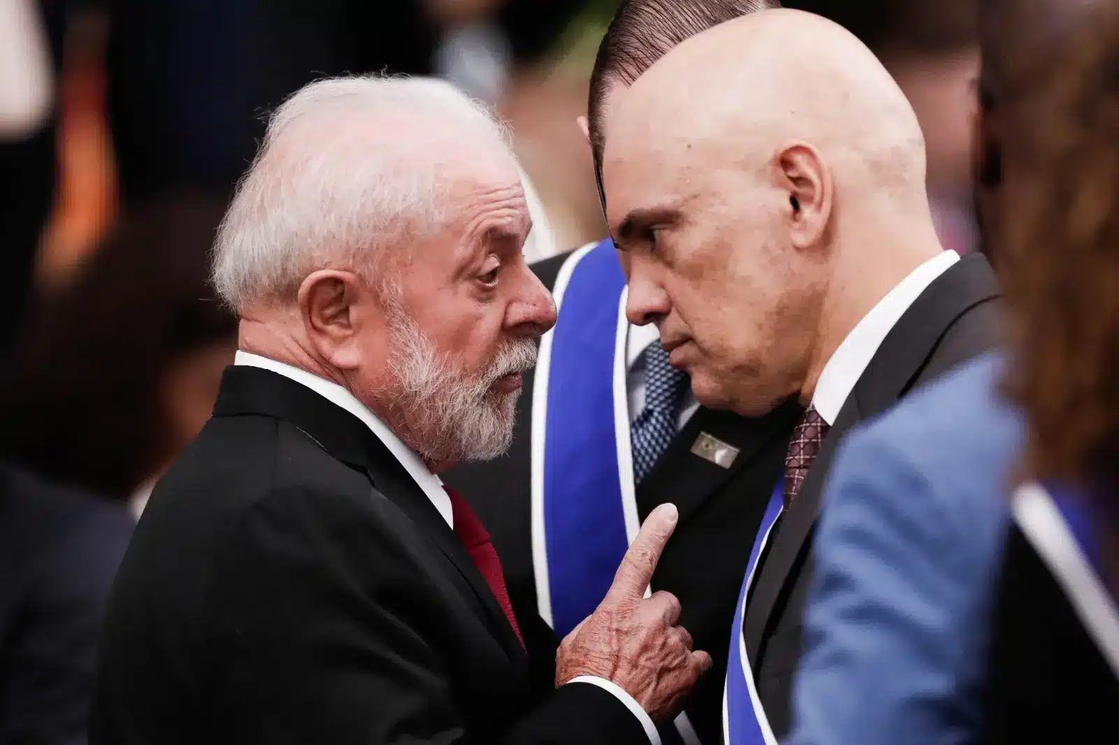 Governo Lula age nos bastidores para evitar sanções dos EUA contra Moraes