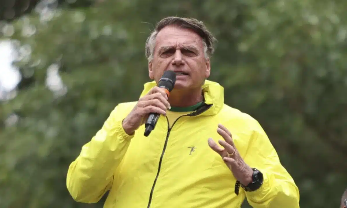 Bolsonaro promete tentar ir a ato pela anistia, mas saúde ainda é obstáculo