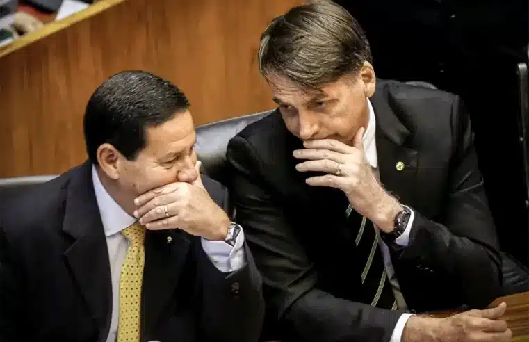 Bolsonaro contradiz Mourão sobre ligação antes de depoimento: versões divergentes acendem alerta no STF