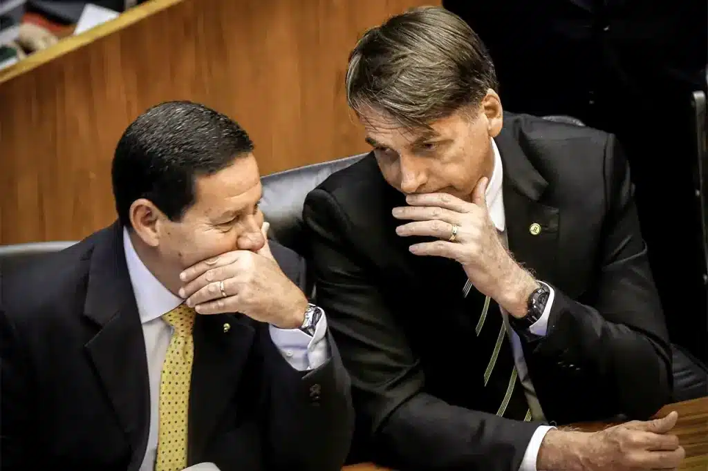 Bolsonaro contradiz Mourão sobre ligação antes de depoimento: versões divergentes acendem alerta no STF