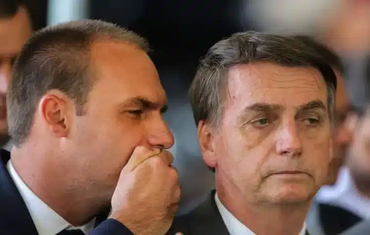Moraes aponta Bolsonaro como financiador de Eduardo nos EUA e pode bloquear contas
