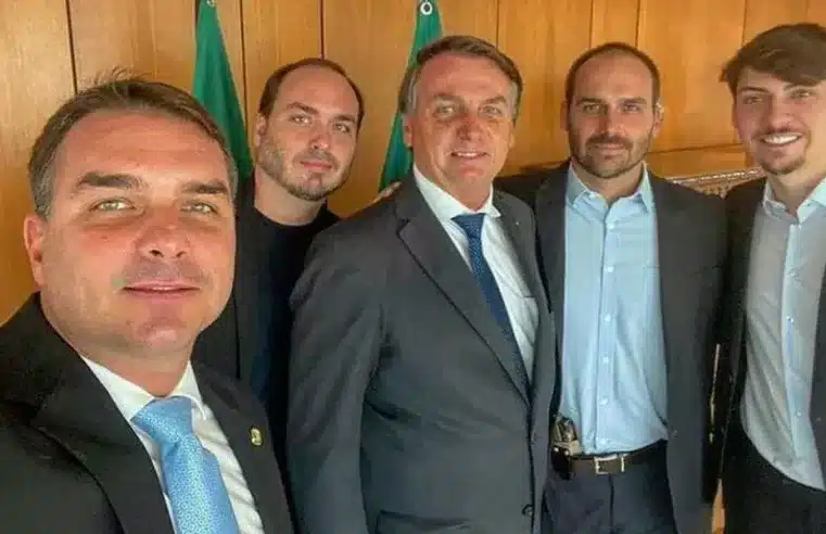 Irmãos Bolsonaro em rota de colisão: as versões opostas sobre sanções dos EUA ao STF