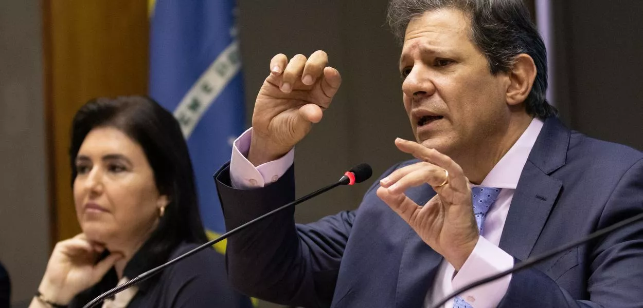 Simone Tebet e Fernando Haddad - 30.03.2023 (Foto: José Cruz/Agência Brasil)
