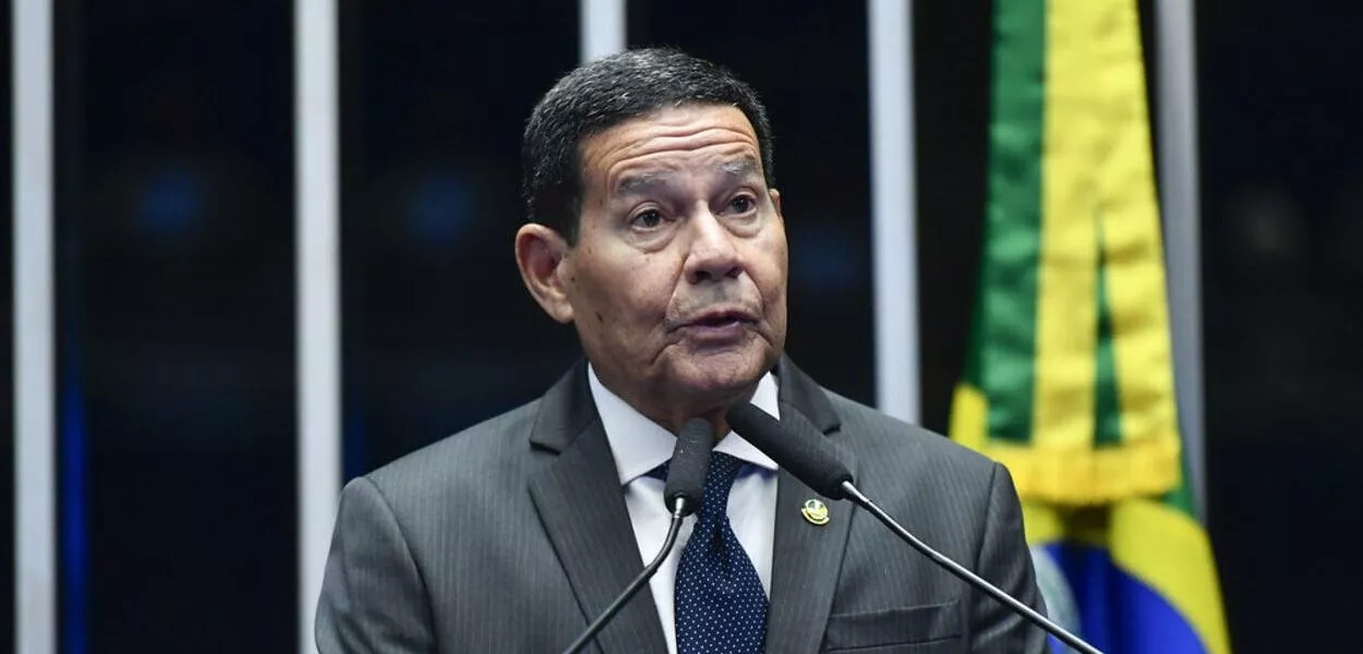 Mourão nega participação em reuniões sobre estado de exceção