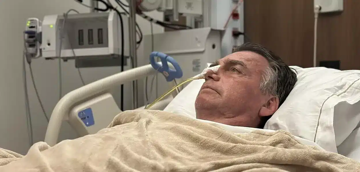 Bolsonaro anuncia possível alta hospitalar enquanto articula ato golpista de dentro do hospital