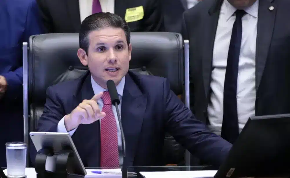 Modulação de penas ou anistia disfarçada? O jogo político de Hugo Motta para salvar golpistas do 8 de janeiro