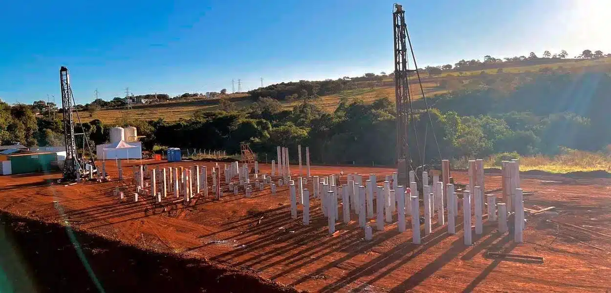 Obra de implantação de estação de tratamento de efluentes na fábrica da Laticínio Scala em Sacramento, no Triângulo Mineiro (Foto: Scala/Divulgação)