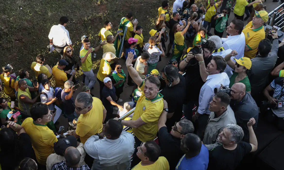 Ato pró-anistia de Bolsonaro em Brasília reúne apenas 4 mil pessoass: um novo fracasso político