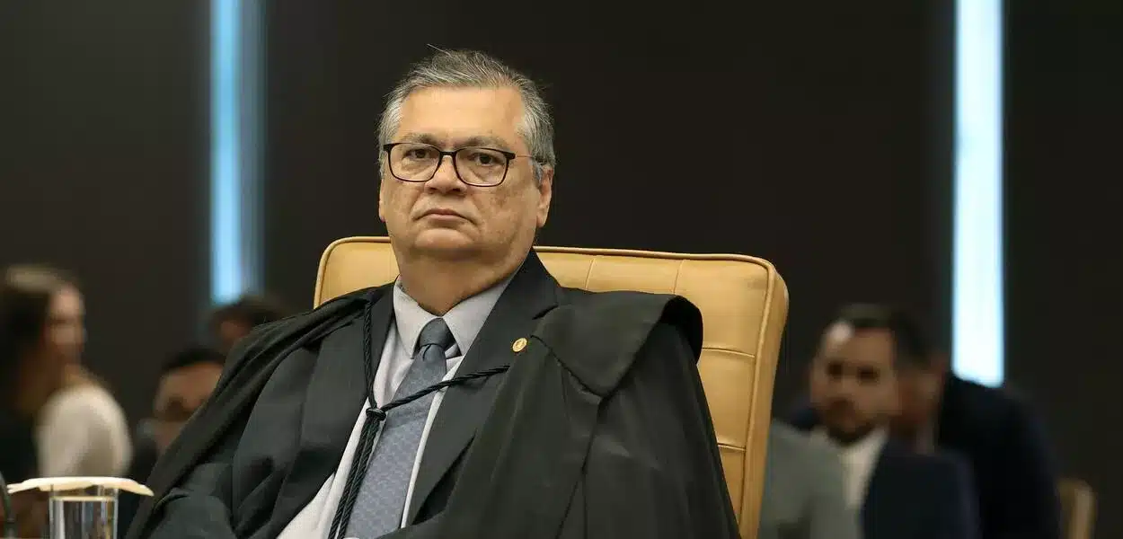 Flávio Dino mira emendas impositivas e reacende crise entre STF e Congresso