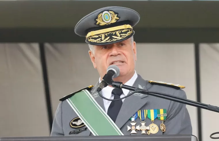 Freire Gomes recusou plano golpista de Bolsonaro e reafirmou compromisso do Exército com a Constituição
