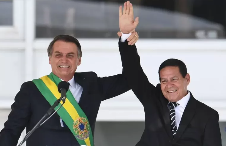 Mourão afirma que “Bolsonaro estava pronto para entregar comando a Lula”