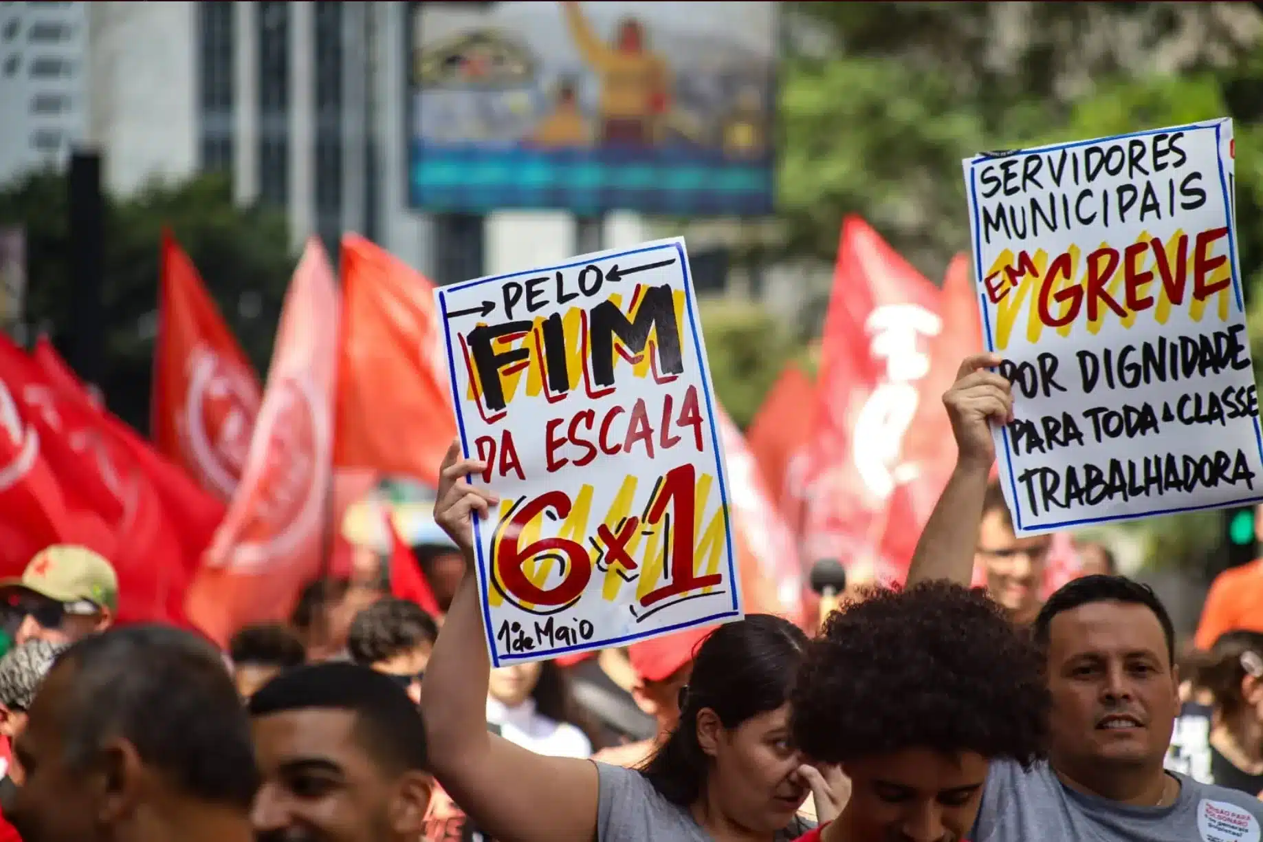 1º DE MAIO GLOBAL: Brasil, Cuba e outros países marcham por direitos trabalhistas e soliedariedade internacional