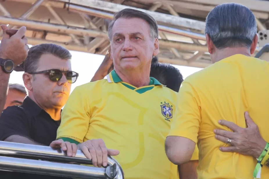 Bolsonaro participa de ato pró-anistia em Brasília após cirurgia: os descobramentos políticos