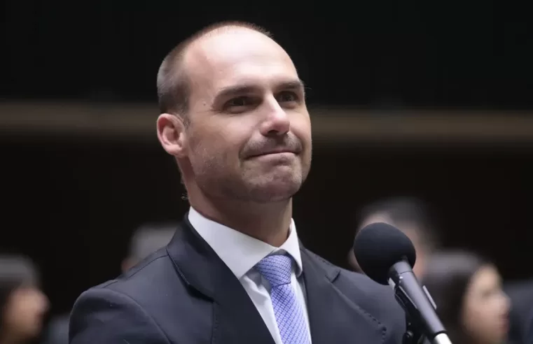 “Venceremos”: Eduardo Bolsonaro celebra chance de sanções dos EUA contra Moraes e desafia STF