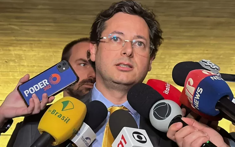PL demite Wajngarten após críticas a Michelle Bolsonaro: repercussão política e institucional