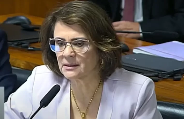 Damares “revela” que Bolsonaro está “muito doente” e enfrenta grave débito de saúde