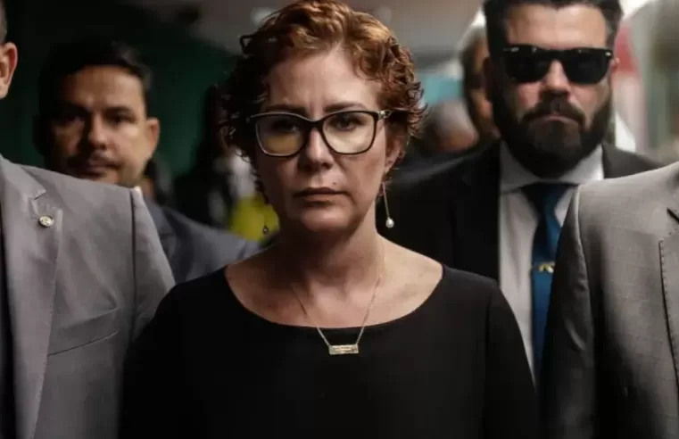 Bolsonaristas blindam Ramagem e abandonam Zambelli na Câmara