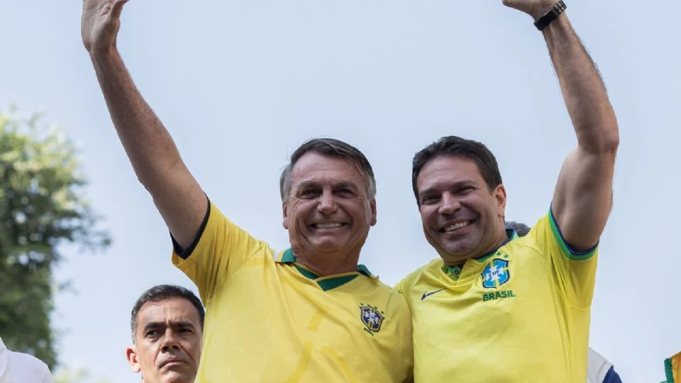 “Ninguém prende Bolsonaro”: Como a Câmara aprovou um golpe legislativo para blindar golpistas