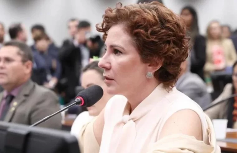 Moraes dá basta na farra de Zambelli e adverte Câmara: STF não aceitará chantagem institucional