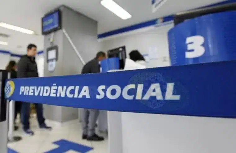 Explode novo escândalo: governo Bolsonaro fez descontos ilegais em contracheques de servidores