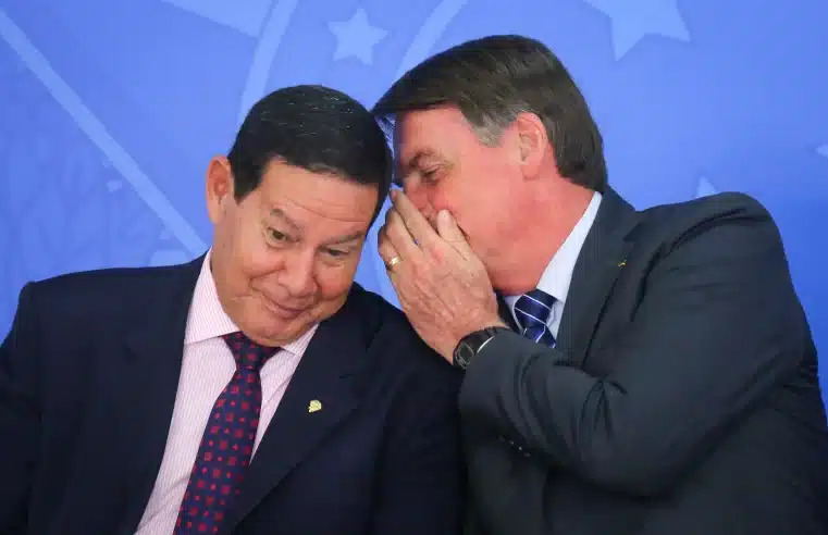 Bolsonaro liga para Mourão antes de depoimento ao STF e levanta suspeitas de obstrução de Justiça