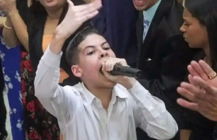 Pastor mirim é nomeado ‘Embaixador da Paz’ no RJ, apesar de polêmicas e proibição de pregar