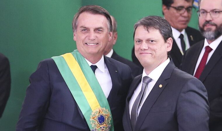Bolsonaro diz não apoiar Tarcísio: “Ele aperta mão de inimigo”