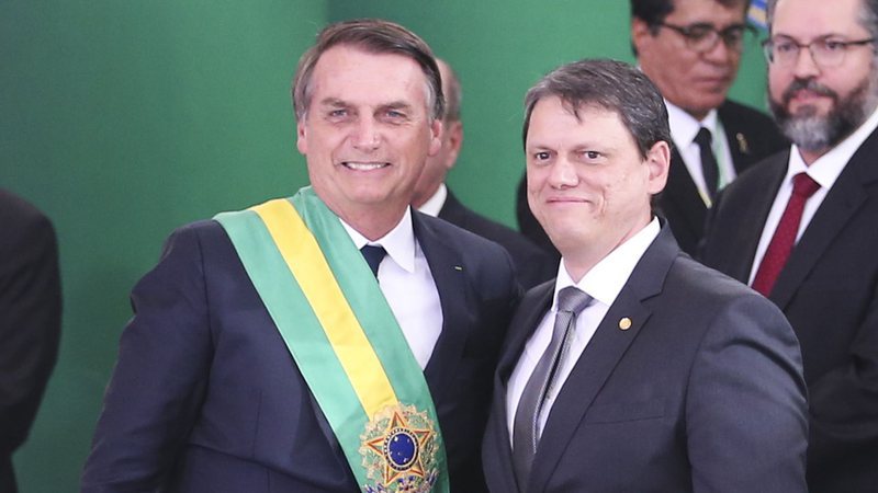 Bolsonaro diz não apoiar Tarcísio: “Ele aperta mão de inimigo”