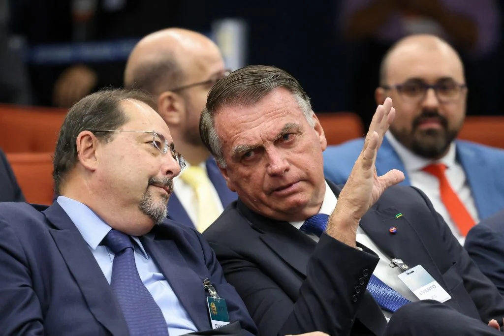 Bolsonaro depõe no inquérito contra Eduardo por articulações nos EUA