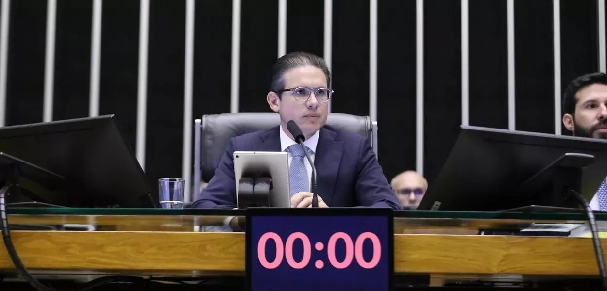 Do plenário ao STF: a queda do ‘trem da anistia’ e o desgaste de Motta na Câmara