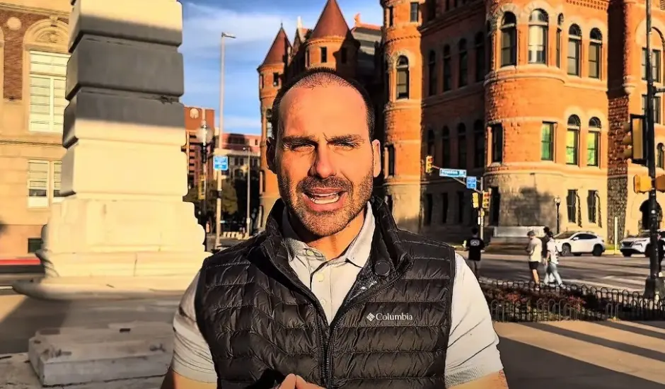 Eduardo Bolsonaro usa argumento sobre “organizações criminosas” para sugerir sanções a Alexandre de Moraes