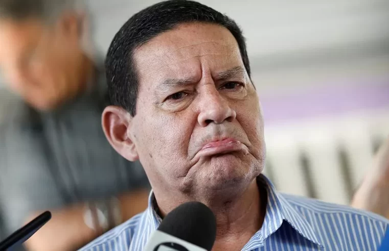 Moraes determina que PF ouça Mourão sobre ligação de Bolsonaro antes de depoimento no inquérito do golpe