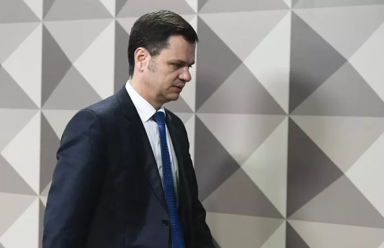 Anderson Torres afirma que perdeu celular nos EUA por estar “transtornado” após ordem de prisão