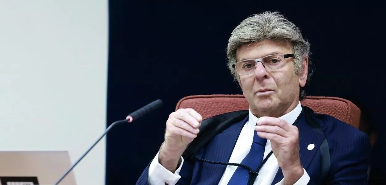Fux adia acórdão sobre Bolsonaro após 348 erros encontrados em voto