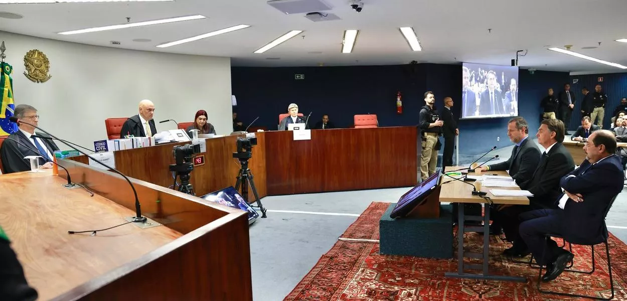 Bolsonaro nega tentativa de golpe durante depoimento a Moraes