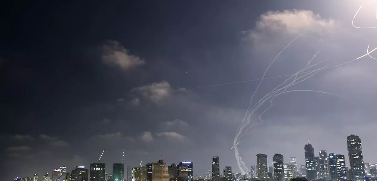 Mísseis iranianos esvaziam ruas de Tel Aviv e mudam rotina da cidade