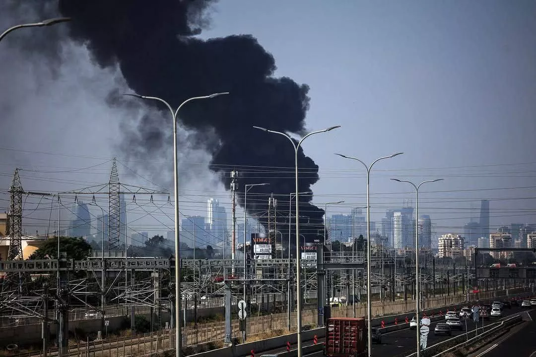 Irã atinge centros de inteligência israelenses e mata comandantes do Mossad