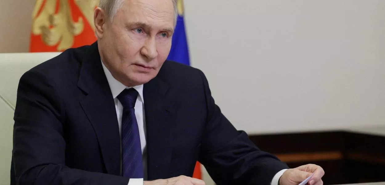 Putin anuncia corte de gastos militares a partir do próximo ano