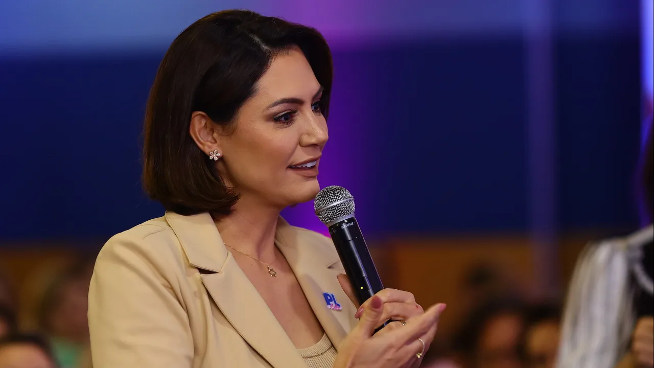 Michelle Bolsonaro aciona a Justiça após ser chamada de “ex-garota de programa”