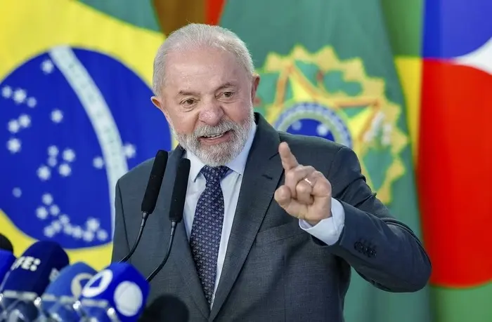 Lula mira justiça tributária, fim da escala 6×1 e corte de supersalários para reconquistar base popular