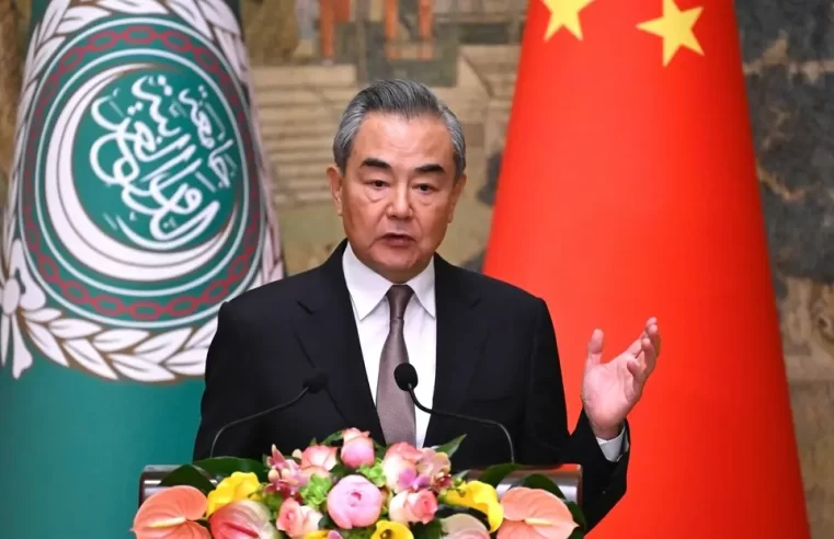 China alerta que ataques de Israel ao Irã podem gerar consequências catastróficas