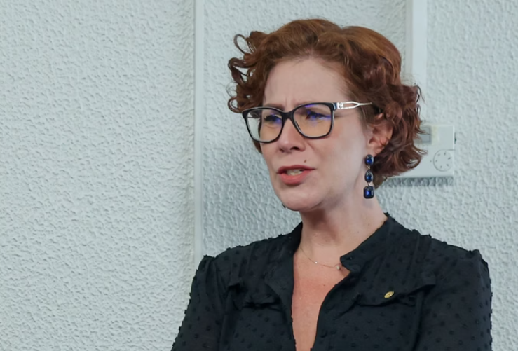 Moraes decreta prisão preventiva de Zambelli após fuga e desafio ao STF