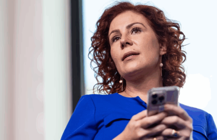 PT exige cassação imediata do mandato de Zambelli após confirmação de condenação pelo STF