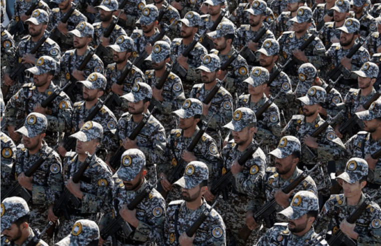 Irã intensifica ataques a Israel e ameaça retaliação contra países que intervirem