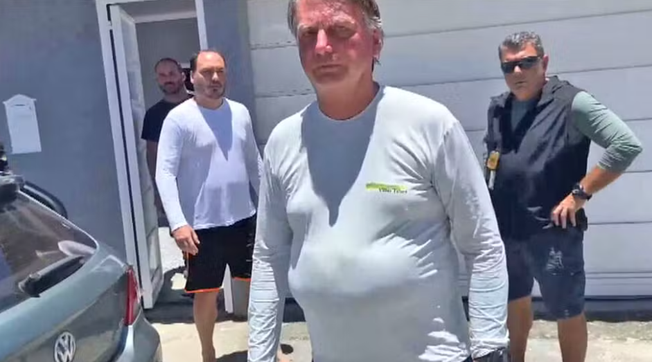 Bolsonaro é apontado como responsável criminal na espionagem da Abin, mas PF não o indiciou