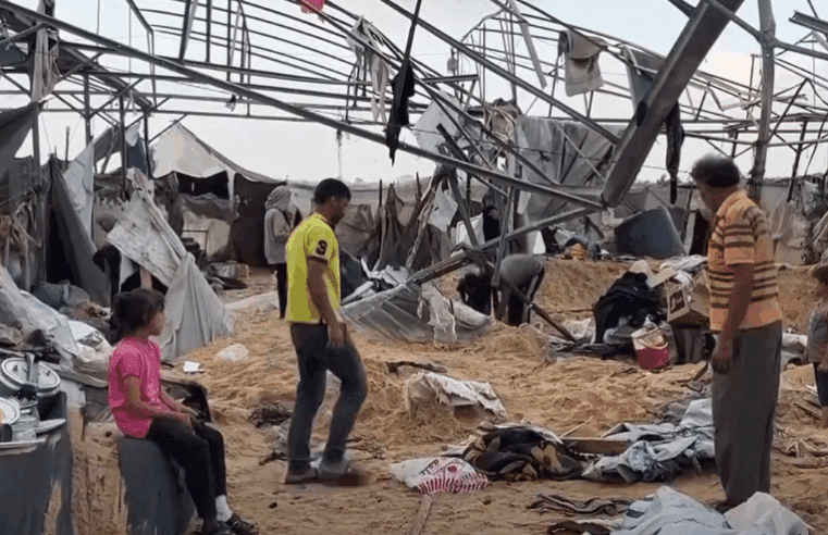 Tiroteio mortal em “zona de segurança”: ataque atinge tendas de refugiados na Faixa de Gaza