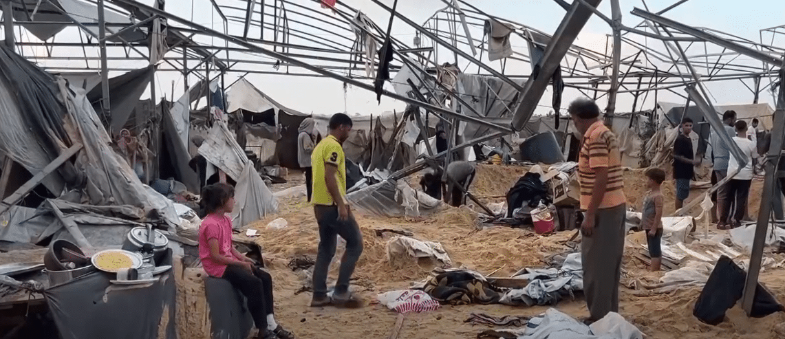 Tiroteio mortal em “zona de segurança”: ataque atinge tendas de refugiados na Faixa de Gaza