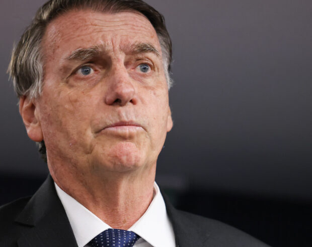 STF favorece Lula, diz Bolsonaro; decisões dificultam contestação eleitoral