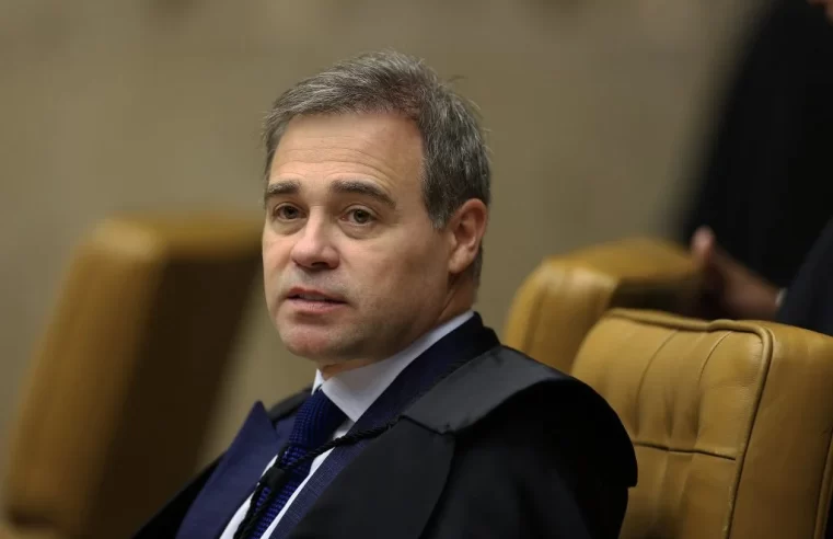 PF sugere fiança de até R$ 14 milhões para ex-ministro de Bolsonaro que tenta se esquivar