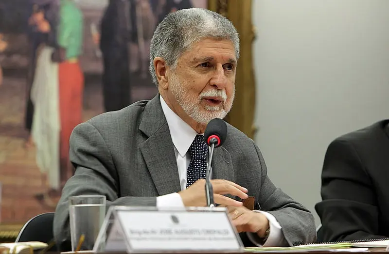 “Temo por uma guerra mundial; nunca vi nada parecido”, alerta Celso Amorim